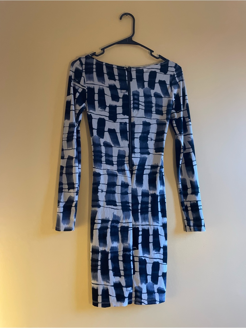 Alice + Olivia Blue Tie-Dye Long Sleeve Bodycon Dress